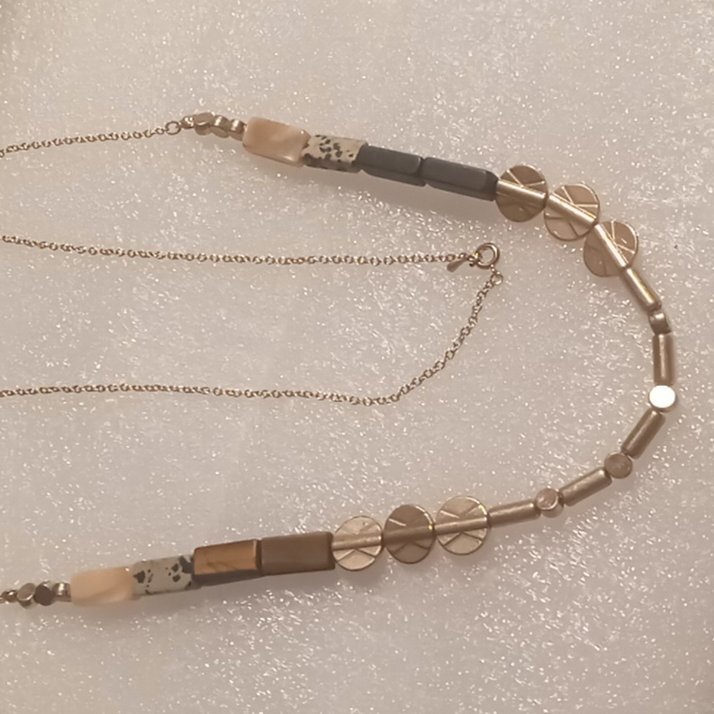 Stella & dot multi Stone & metal beaded necklace 26 inch .